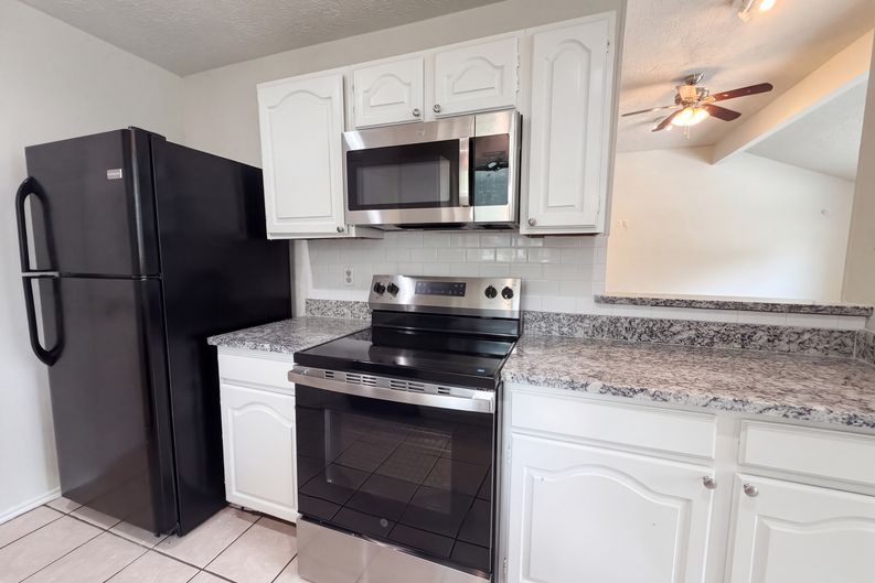 Photo 8 of 17 of 6315 Welles Fawn Cir, San Antonio, TX