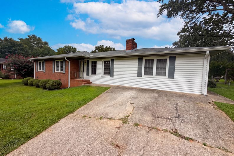 Photo 17 of 20 of 3293 Bright Star Rd, Douglasville, GA