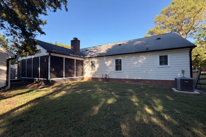 Photo 5 of 35 of 4704 Benridge Ln, Charlotte, NC
