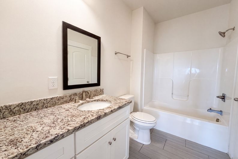 Photo 13 of 30 of 1707 Aster Dr, Columbia, TN