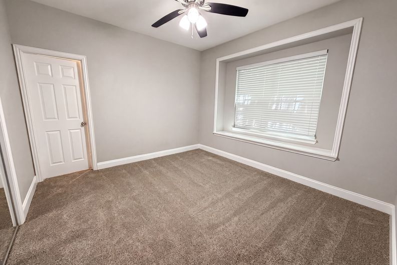 Photo 13 of 19 of 101 Griffin St, Waxahachie, TX