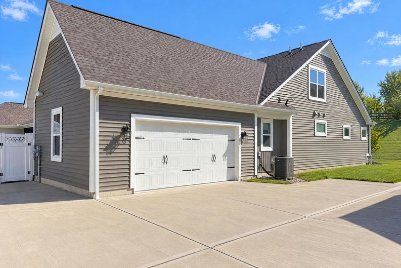 Photo 20 of 23 of 4897 Arena Ct, Liberty Twp, OH