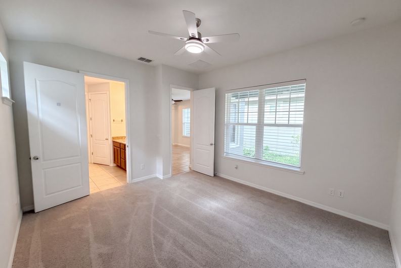 Photo 4 of 39 of 8231 Laureate Blvd, Orlando, FL