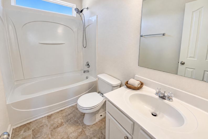 Photo 10 of 16 of 315 Royal Grey Ct, Winston Salem, NC