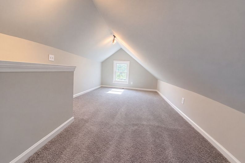 Photo 11 of 18 of 2224 Markese Ave, Lincoln Park, MI