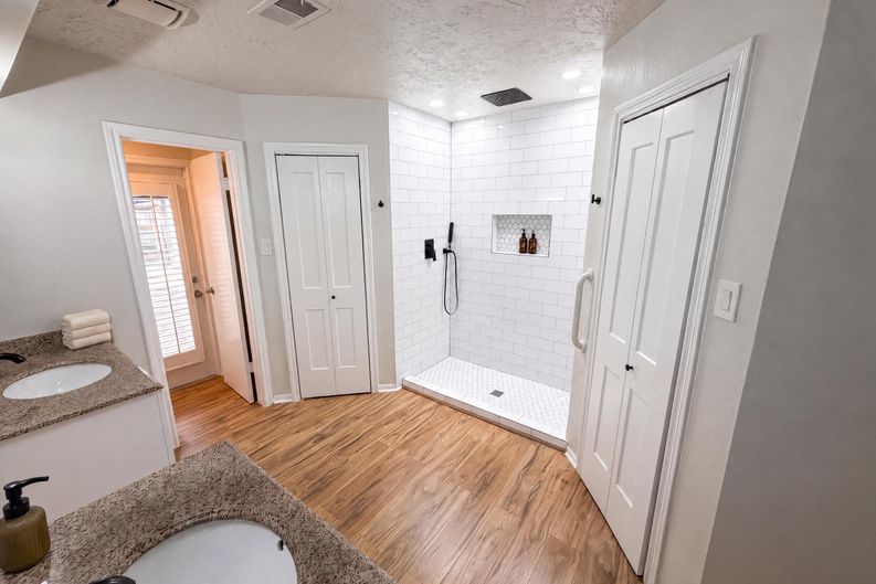 Photo 12 of 26 of 14923 Aspen Hills Dr, Houston, TX