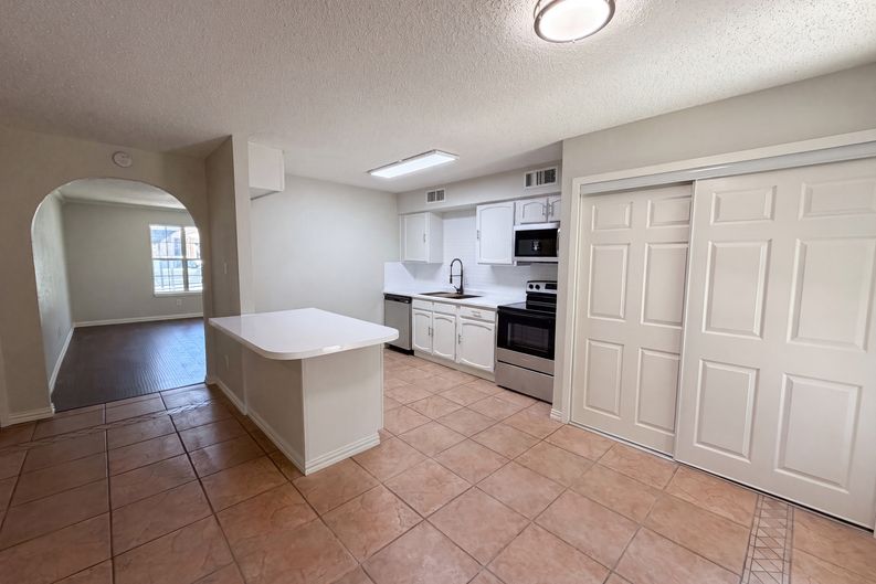 Photo 11 of 25 of 5608 Cherilee Ln, Haltom City, TX
