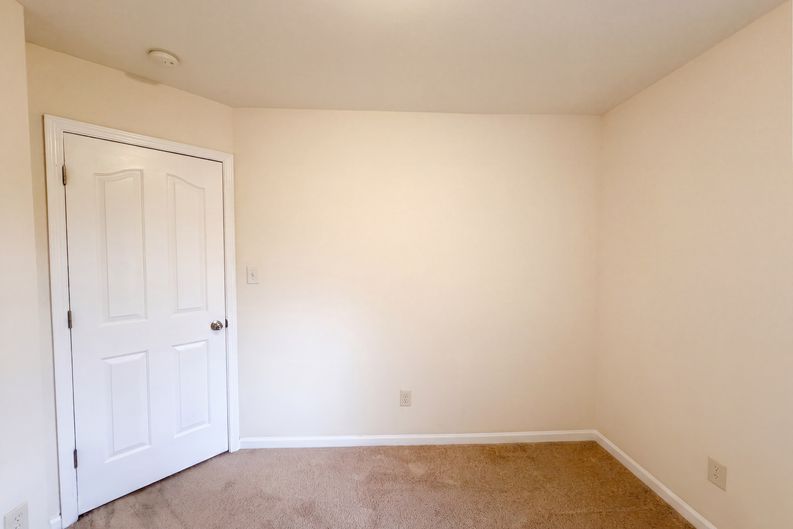 Photo 9 of 21 of 315 Royal Grey Ct, Winston Salem, NC