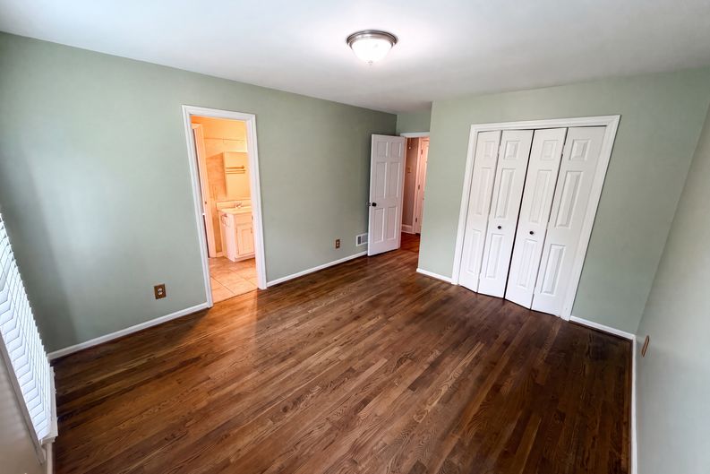 Photo 4 of 39 of 135 N Clublands Ct, Johns Creek, GA
