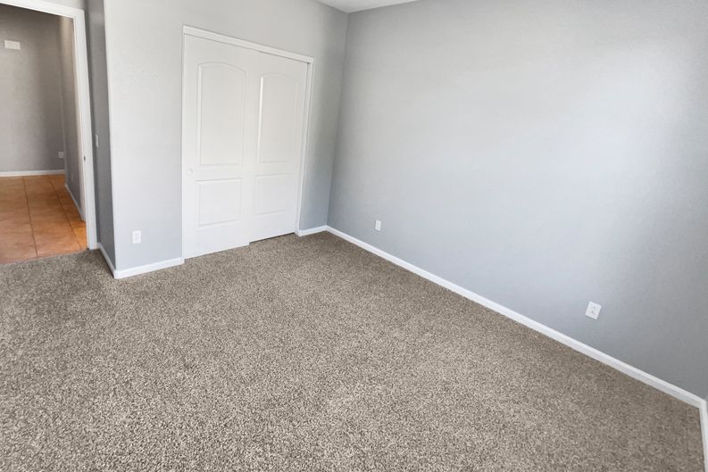 Photo 4 of 33 of 13613 W Cypress St, Goodyear, AZ