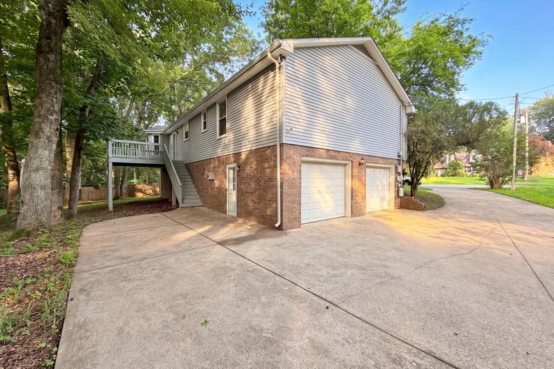 Photo 18 of 20 of 166 Kirby Dr, Clarksville, TN