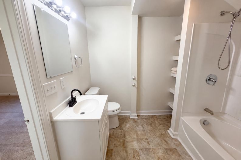 Photo 10 of 22 of 2549 Ossipee Front St, Elon, NC