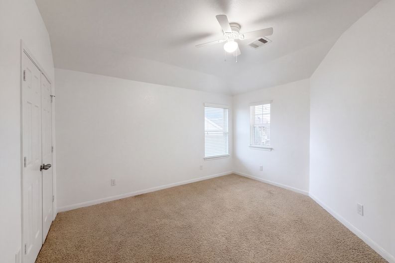 Photo 21 of 40 of 9003 Newcroft Ct, Tomball, TX