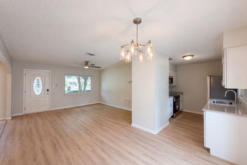 Photo 12 of 24 of 4536 Eagles Nest Rd, Fruitland Park, FL