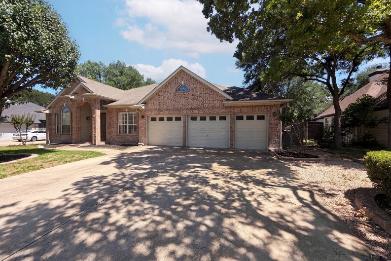 Photo 21 of 24 of 117 Brentwood Dr, Georgetown, TX
