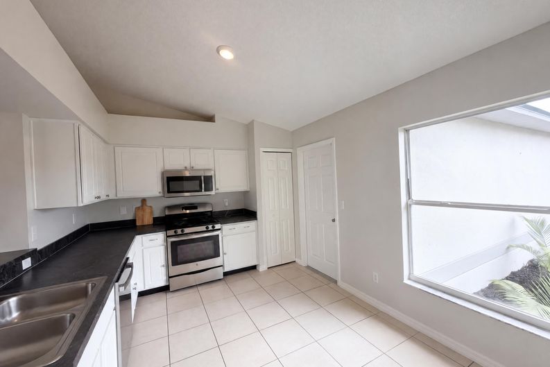 Photo 6 of 20 of 13319 Caspian Ln, Clermont, FL