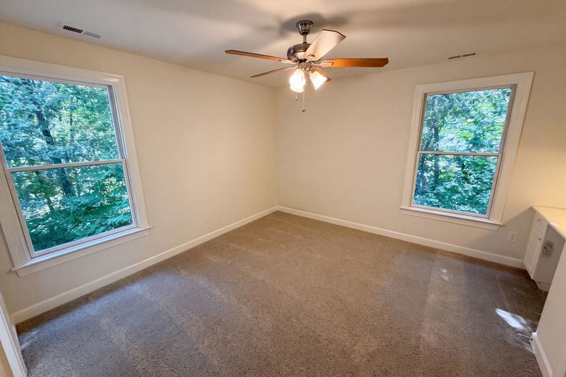 Photo 18 of 33 of 10124 Windtree Ln, Charlotte, NC