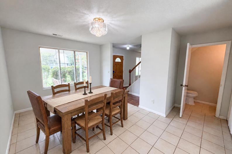 Photo 8 of 20 of 6786 Moss Ct, North Charleston, SC