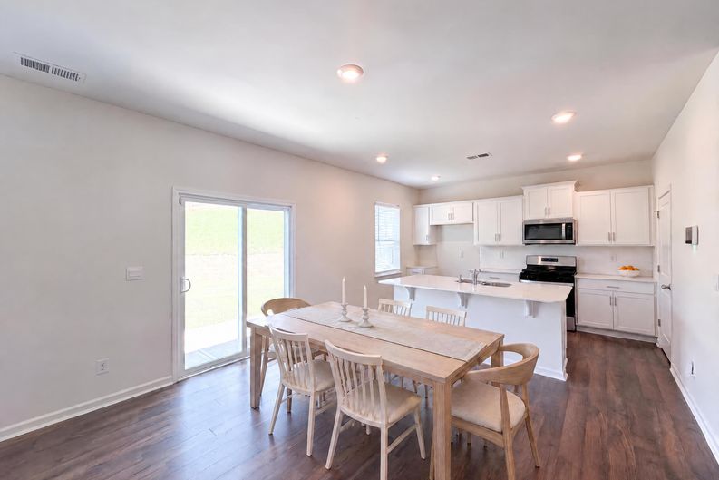 Photo 6 of 18 of 115 Spring Hall Dr, Troutman, NC