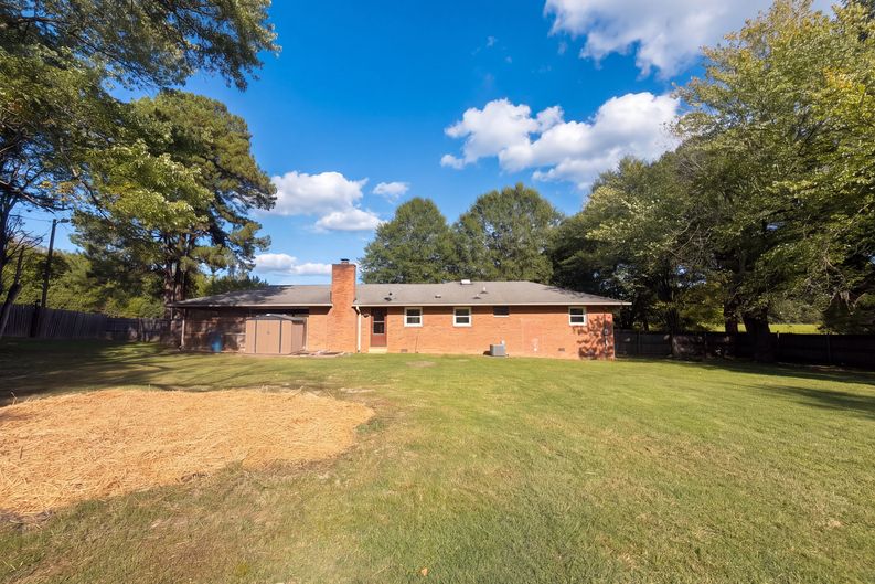 Photo 5 of 16 of 7059 McLeansville Rd, Browns Summit, NC