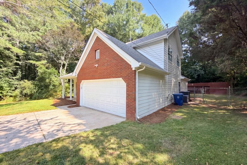 Photo 30 of 38 of 901 Lauren Kay Ct, Lawrenceville, GA