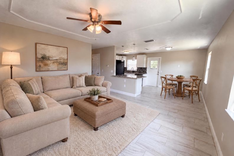 Photo 8 of 16 of 121 Inwood Cir, Brandon, FL