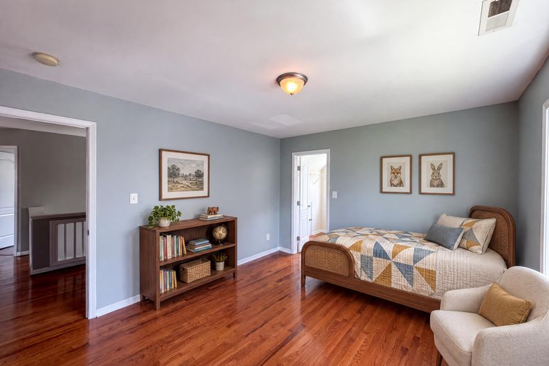 Photo 7 of 16 of 4034 Patriot Ridge Ct, Raleigh, NC