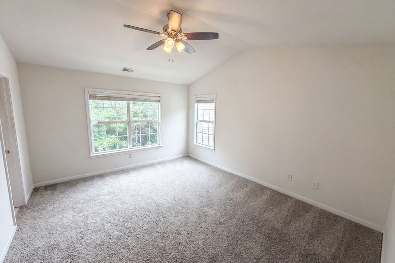 Photo 17 of 29 of 4660 Creekside Villas Way SE, Smyrna, GA
