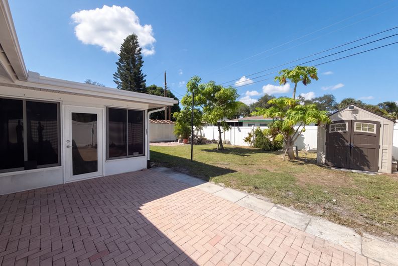 Photo 16 of 18 of 2645 Roy Hanna Dr S, Saint Petersburg, FL
