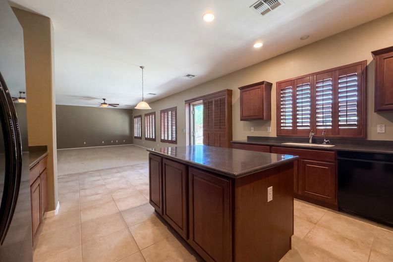 Photo 7 of 24 of 7533 W Rushmore Way, Florence, AZ
