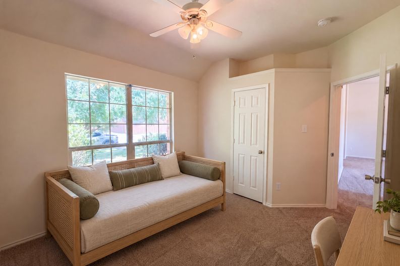 Photo 8 of 16 of 6401 Marquett Dr, Rowlett, TX