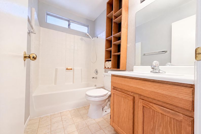 Photo 23 of 33 of 9121 Indian Breeze Dr, Las Vegas, NV