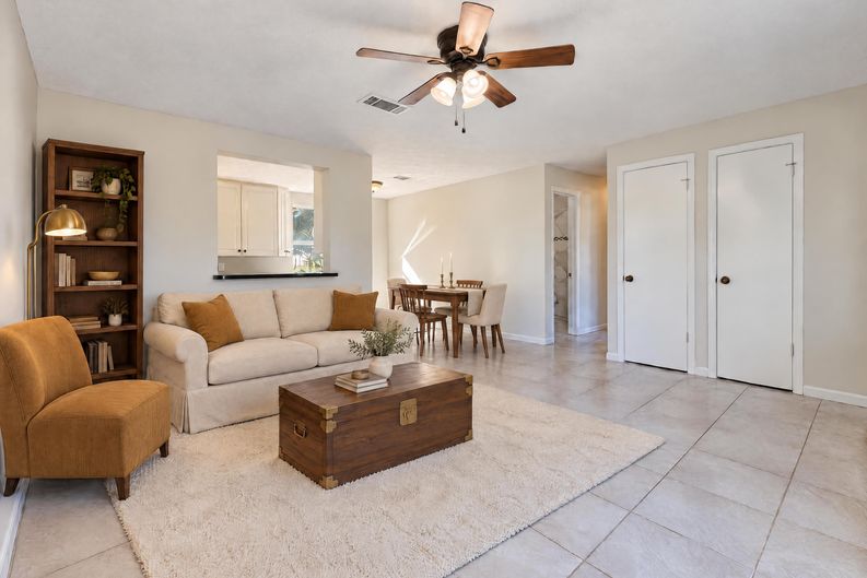 Photo 3 of 17 of 10784 Liscard Rd S, Jacksonville, FL