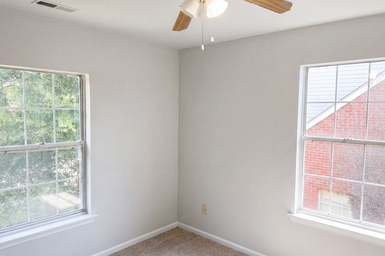 Photo 12 of 25 of 625 E Princess Anne Rd, Norfolk, VA