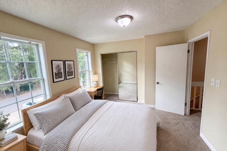 Photo 10 of 24 of 3271 Tennington Pl, Lawrenceville, GA