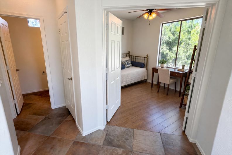 Photo 7 of 40 of 2513 W Florentine Rd, Phoenix, AZ