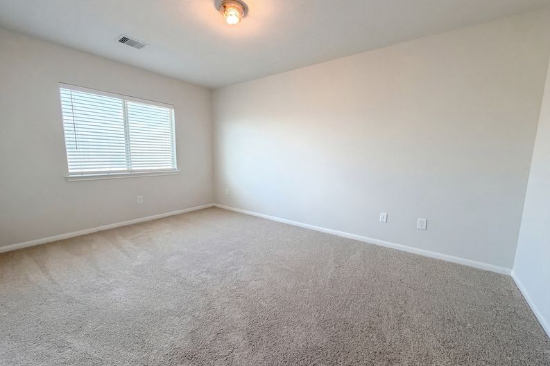 Photo 15 of 24 of 26306 Fox Ridge Ln, Katy, TX