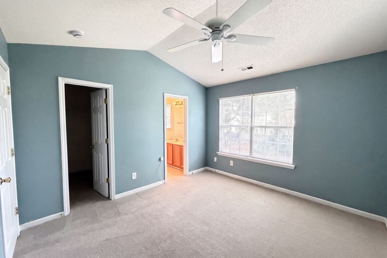 Photo 4 of 18 of 14205 Tranters Creek Ln, Charlotte, NC
