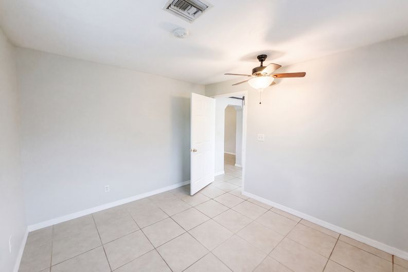 Photo 33 of 38 of 904 Spring Creek Dr, Ocoee, FL