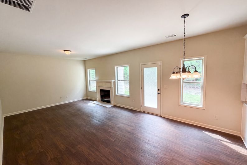 Photo 14 of 45 of 1036 Glenwyck Dr, Braselton, GA
