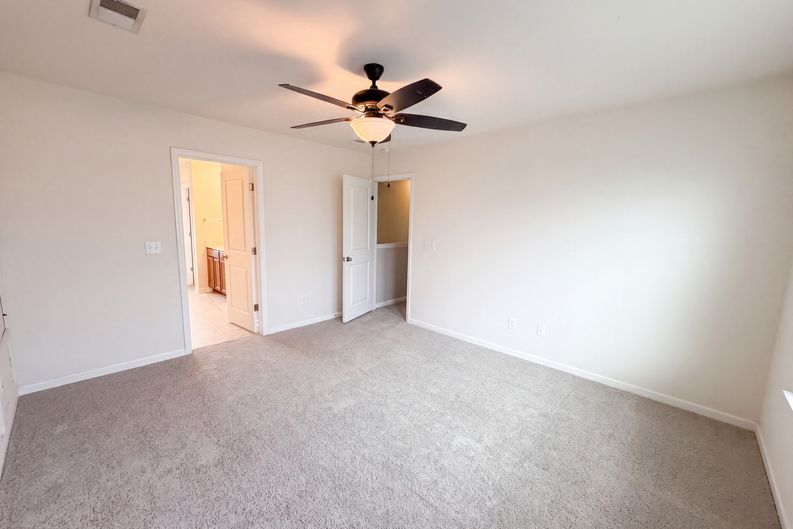 Photo 4 of 21 of 457 Stoney Field Dr, Moncks Corner, SC
