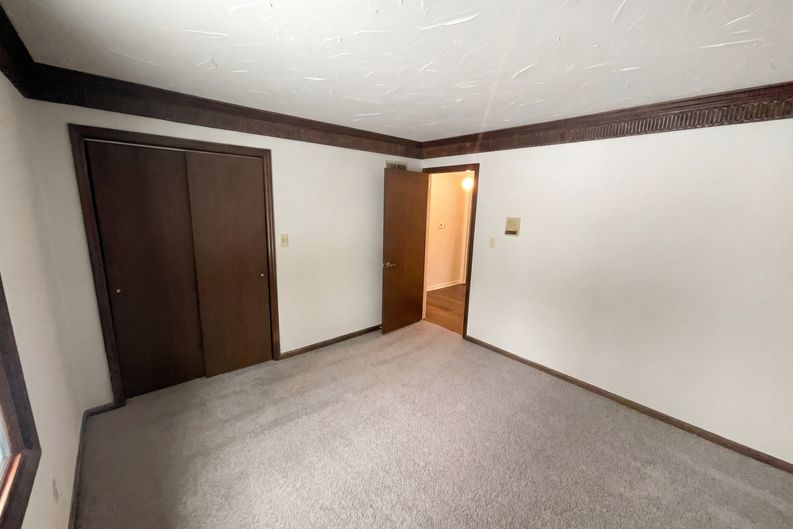 Photo 18 of 26 of 6811 Kingman Dr, Indianapolis, IN