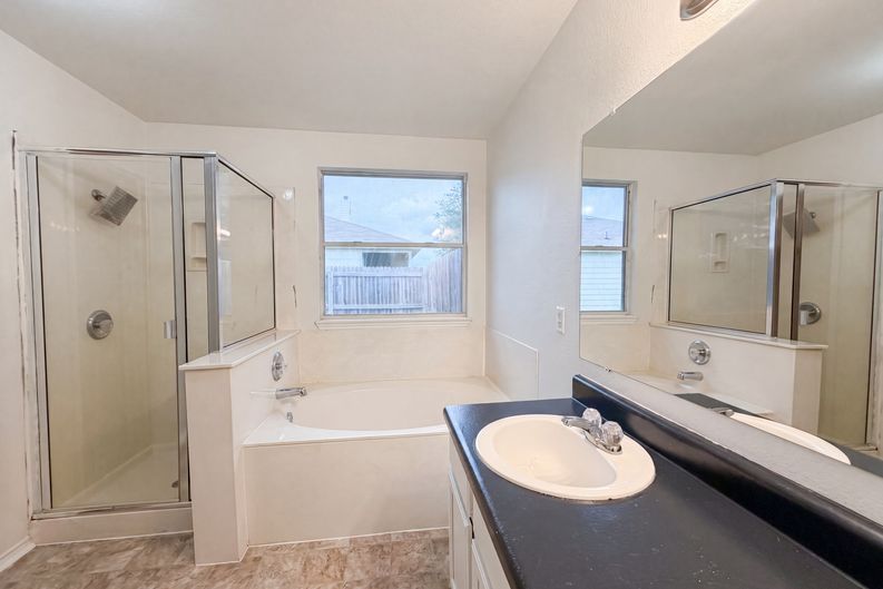 Photo 9 of 16 of 413 E Vega Ln, Killeen, TX