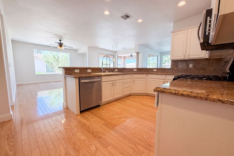 Photo 17 of 23 of 10228 Donde Ave, Las Vegas, NV