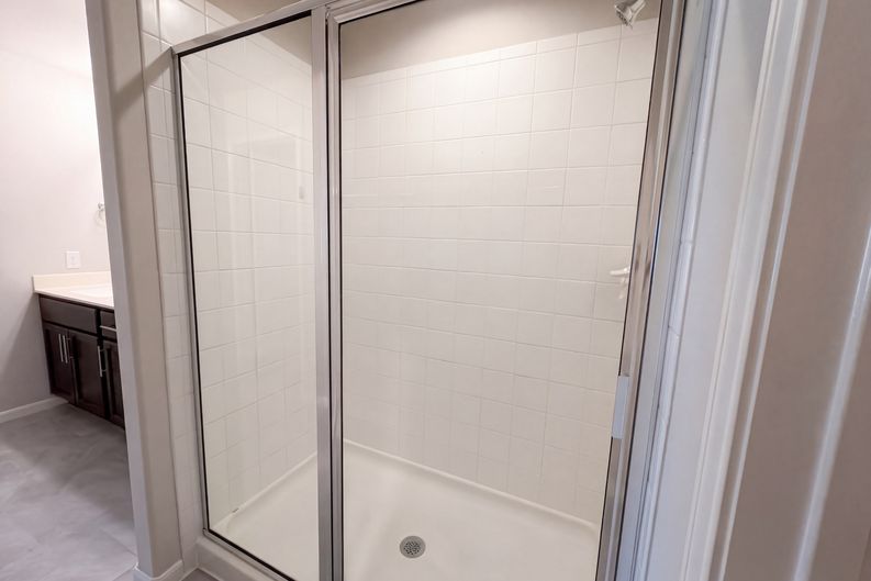 Photo 9 of 24 of 8322 Oakleaf Meadow Ct, Rosharon, TX