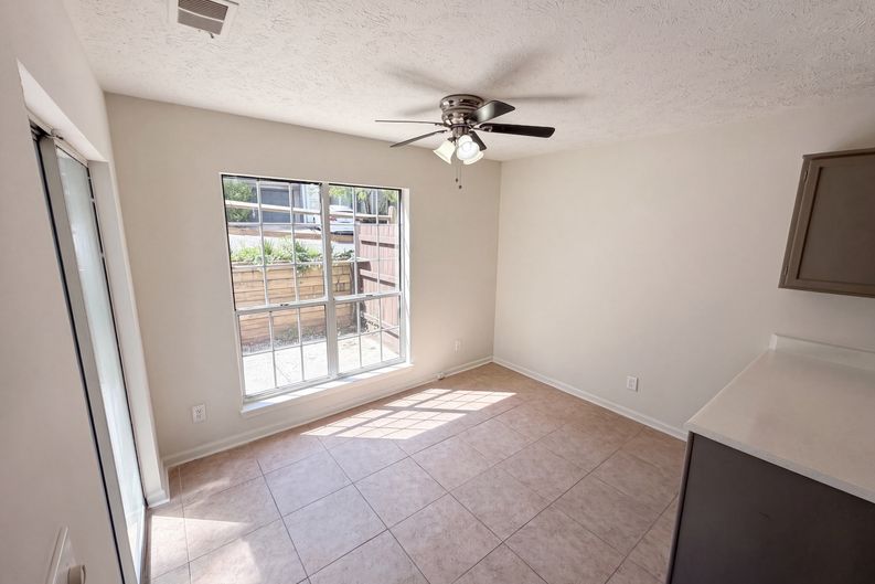 Photo 9 of 31 of 1079 Brittwood Pl, Norcross, GA