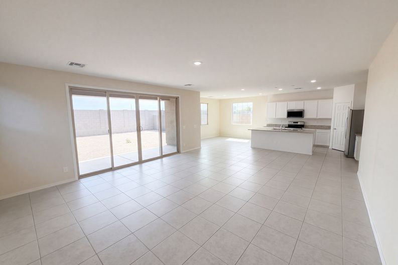 Photo 11 of 29 of 4617 S 108th Ave, Tolleson, AZ