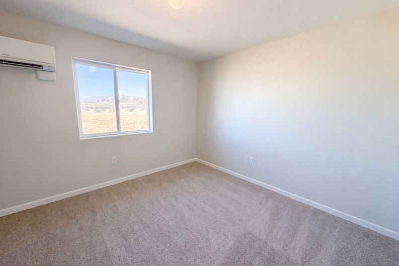 Photo 9 of 19 of 14100 Nightshade Rd, Apple Valley, CA