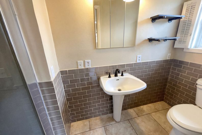 Photo 14 of 16 of 6817 Chickering Rd, Fort Worth, TX