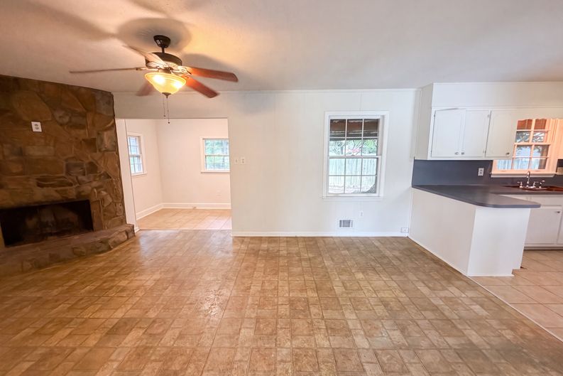 Photo 7 of 21 of 1276 Robin Rd NE, Conyers, GA